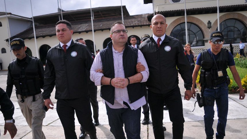 Javier Duarte de Ochoa, exgobernador de Veracruz, es extraditado a México