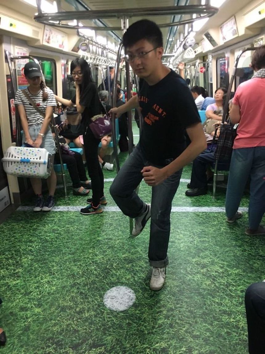 Cancha de futbol - Metro en Taiwán