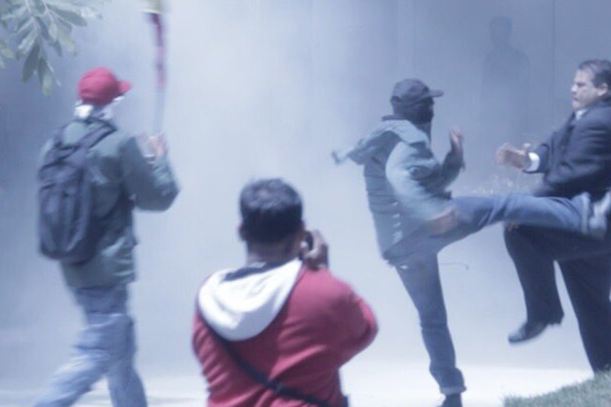 Chavistas atacan a diputados en Asamblea General de Venezuela
