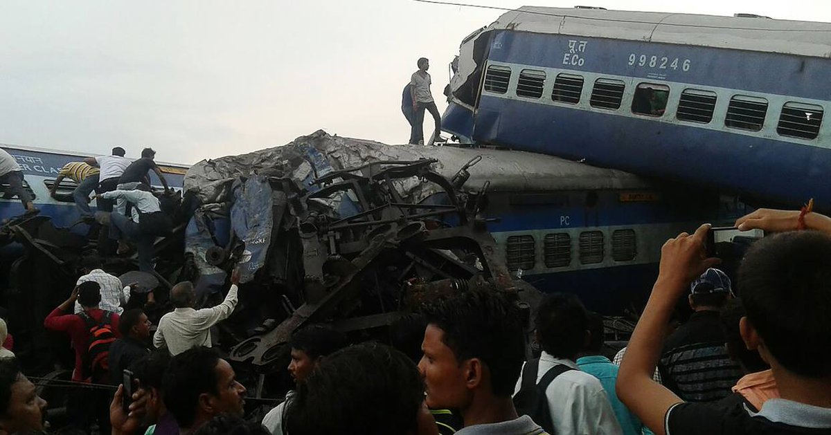 tren descarrilado en India