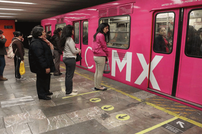 Vagón exclusivo para mujeres en el Metro. 