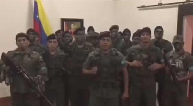 Grupo armado llama a desconocer gobierno de Nicolás Maduro