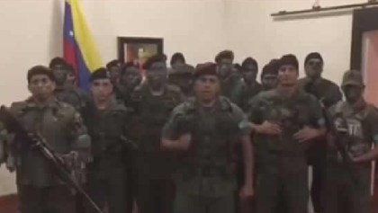Grupo armado llama a desconocer gobierno de Nicolás Maduro