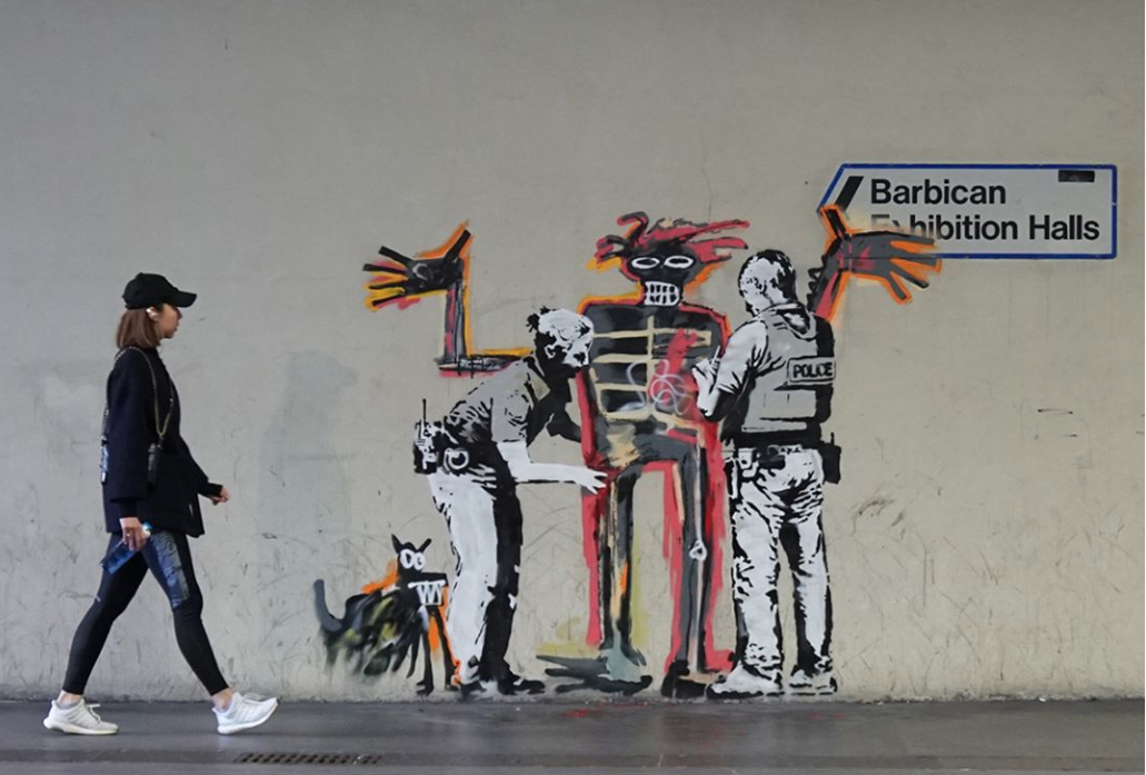 graffiti de Banksy en honor a Basquiat