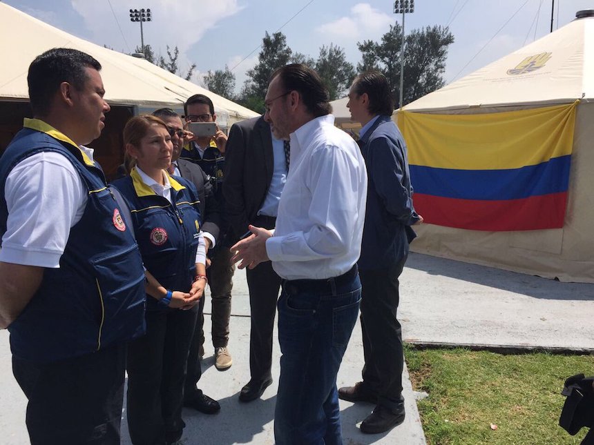 Brigadistas de Colombia ayudan tras sismo en México