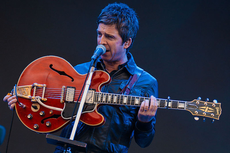 Noel Gallagher subastará instrumentos vintage y equipo de audio de Oasis |  Sopitas.com
