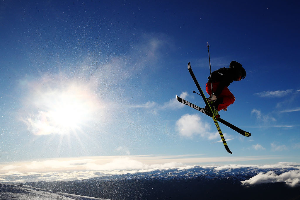 Kevin Rolland en salto de ski