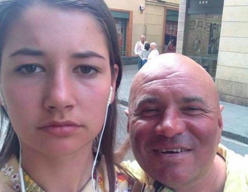 La chica que se toma selfies en Instagram con los acosadores