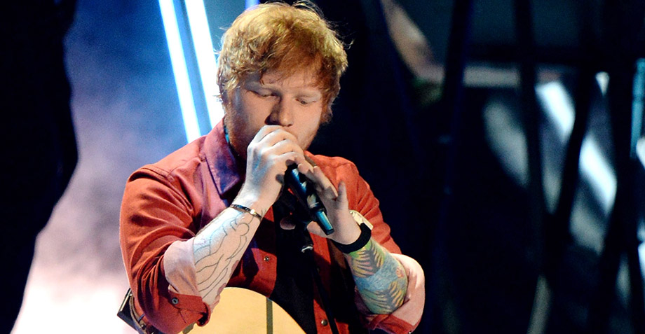 Ed Sheeran es hospitalizado después de que ser atropellado por un auto