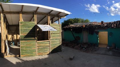 casa temporal de bambú