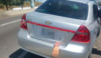 Automóvil con adorno de Halloween provoca persecución en Tlaxcala