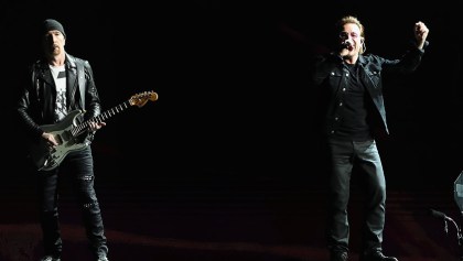 U2 canta “Heroes”, de David Bowie en su segundo concierto en el Foro Sol