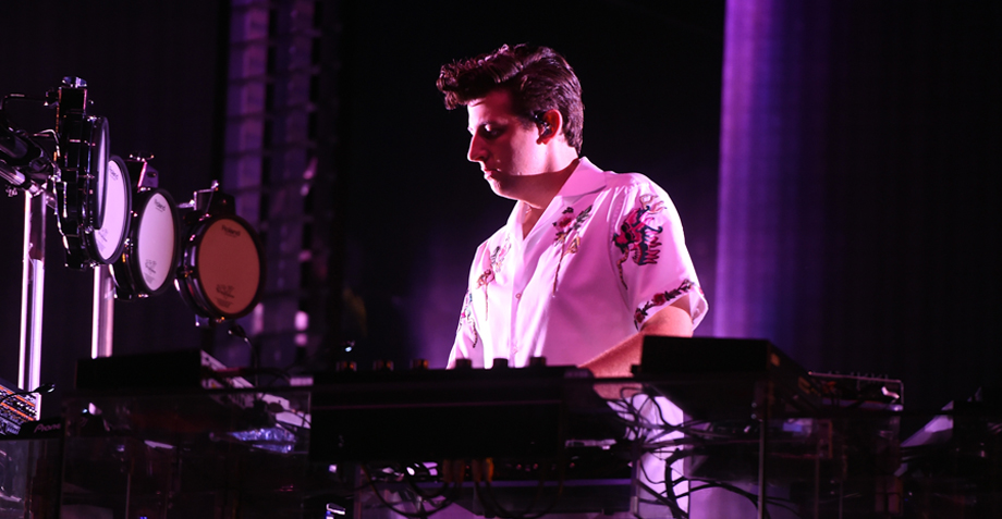 ¡Jamie xx regresa y nos pone a bailar con su nueva rola "Let's Do It Again"!
