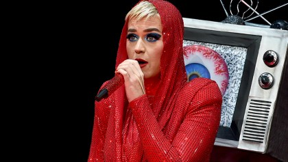 Katy Perry golpeó a una fan durante un concierto y ni siquiera lo notó