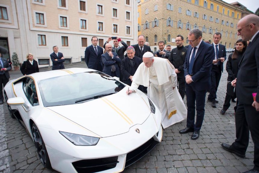 El Lamborghini del papa Francisco - Recepción