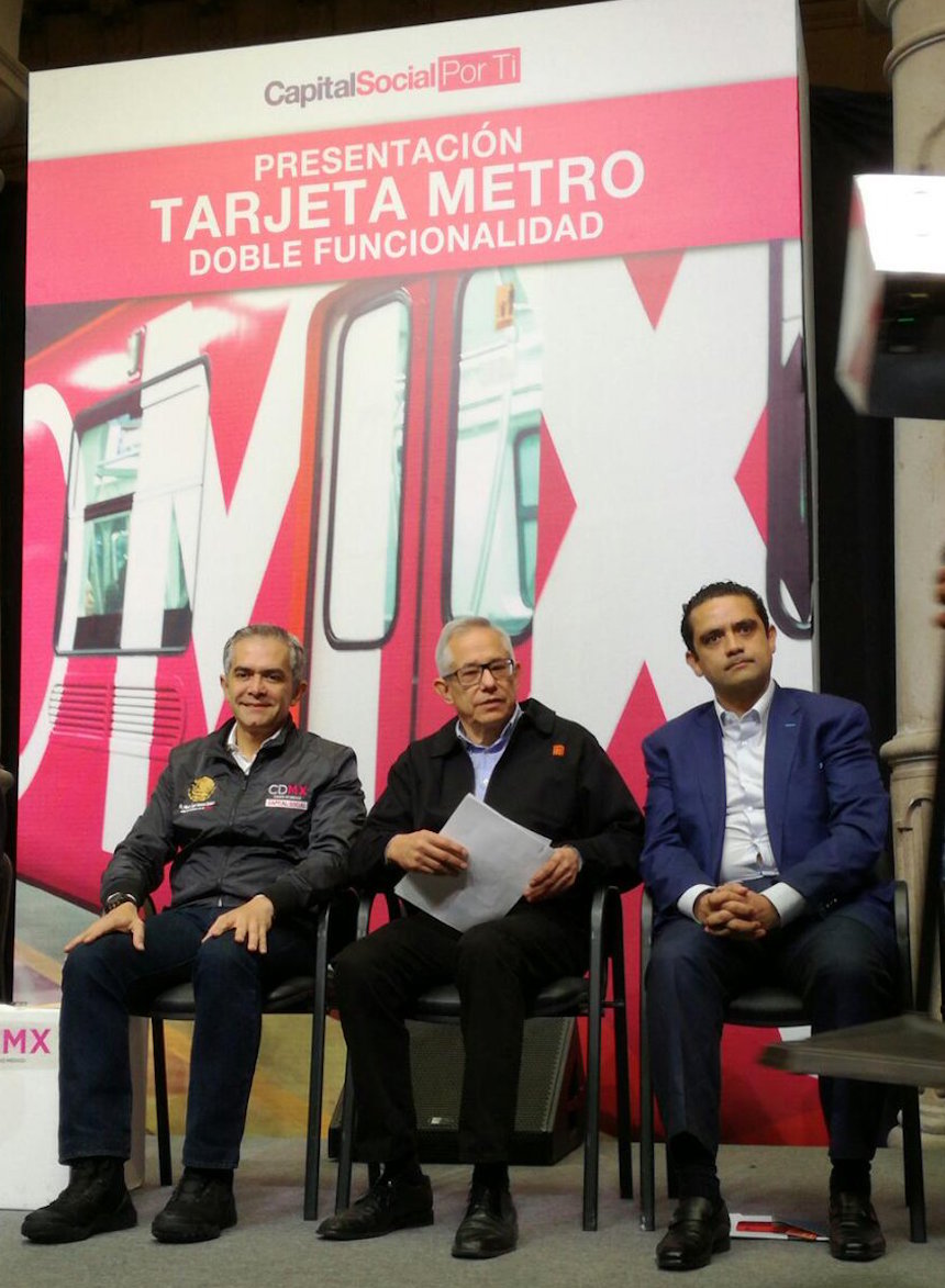 Miguel Ángel Mancera presenta tarjeta del Metro