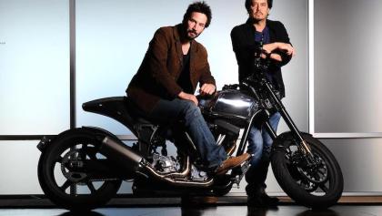 Keanu Reeves y su negocio de motocicletas