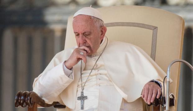 Papa Francisco dormido