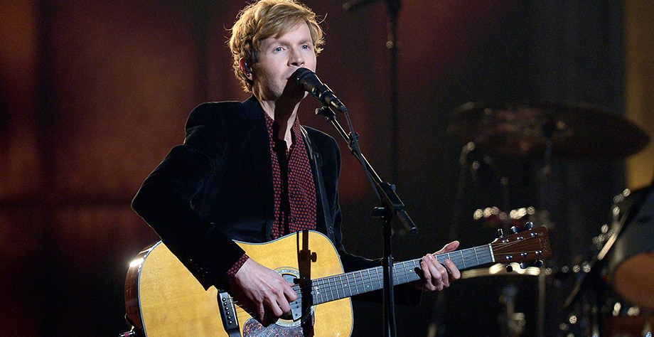 Ver a Beck cantando “Up All Night” en el show de Jimmy Fallon es todo lo que necesitas hoy
