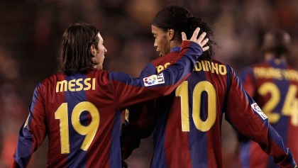 Se vale llorar: La emotiva despedida de Messi a Ronaldinho