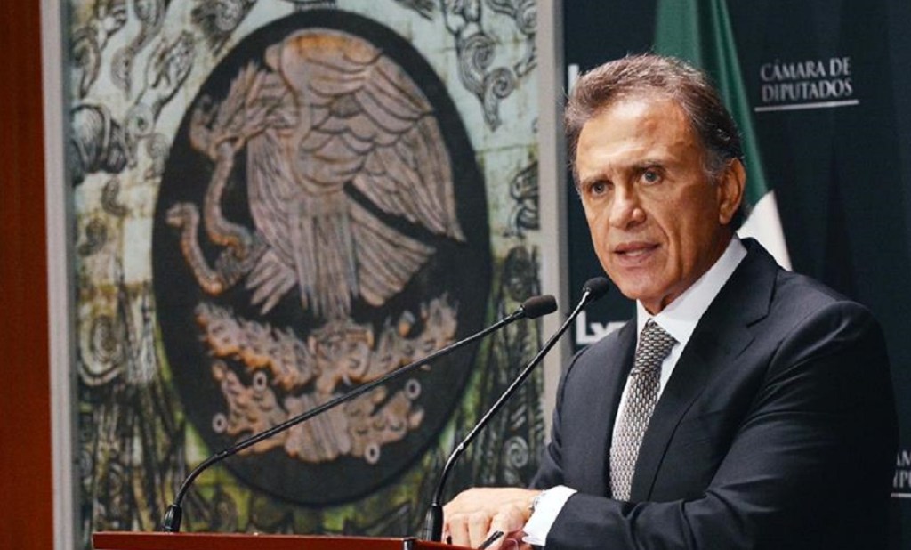Miguel Ángel Yunes Linares, gobernador de Veracruz, esconde su carísimo reloj