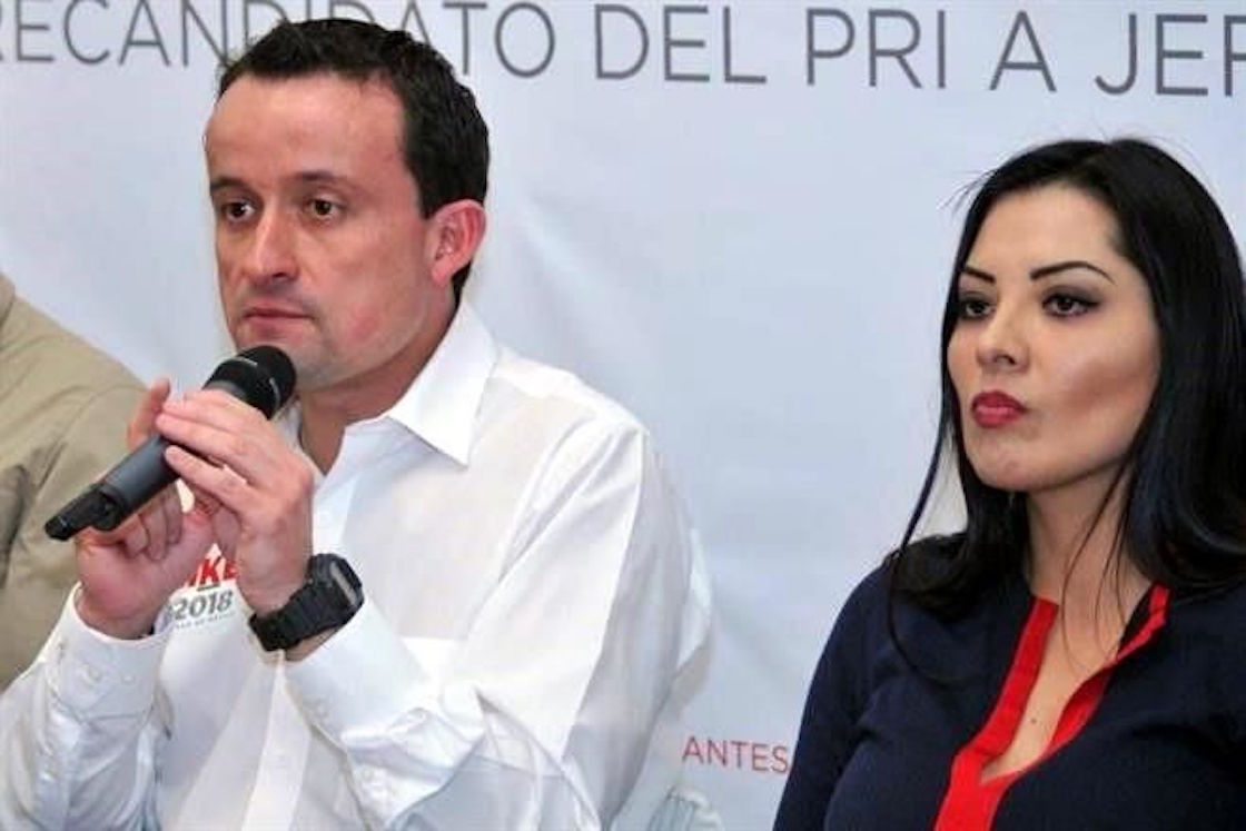 Mikel Arriola y Leticia Quezada