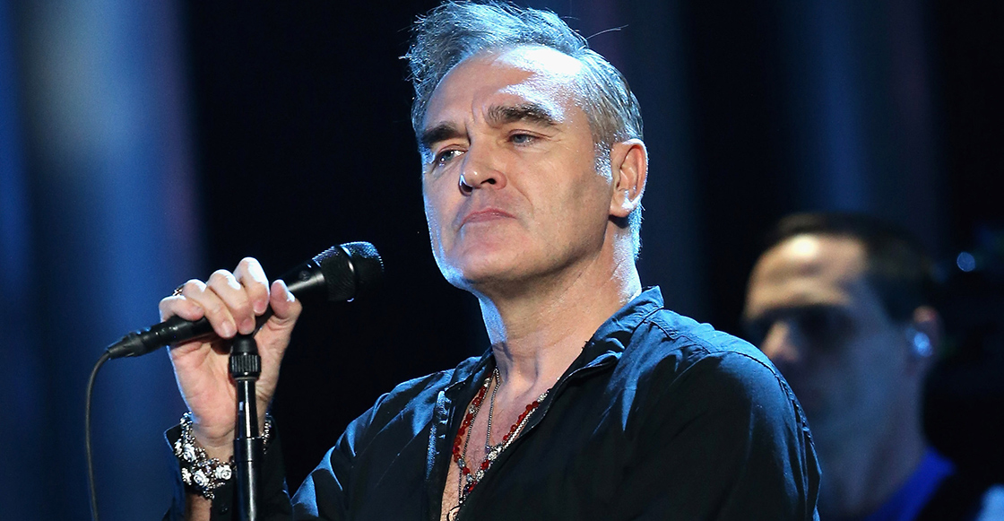 Morrissey aplicando un Morrissey: ataca a la primer ministro de Escocia y sus fans abandonan concierto