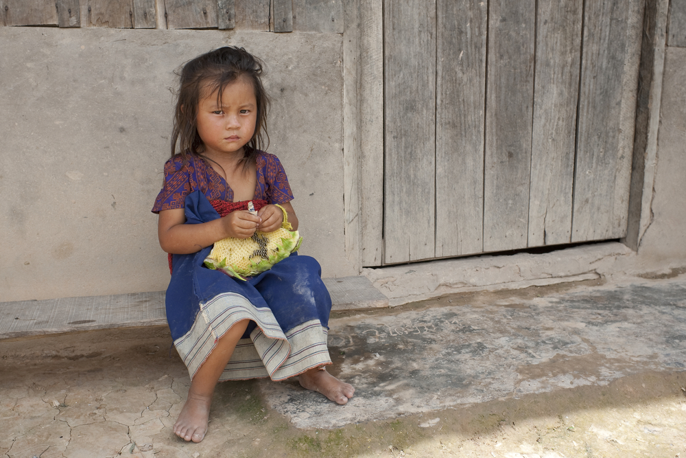 Niña en situación de pobreza