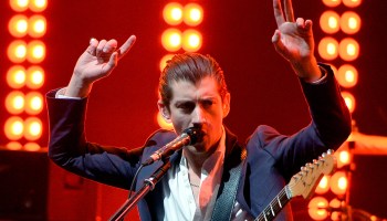 Arctic Monkeys relanzarán en vinilo ‘Whatever People Say I Am That’s What I’m Not’
