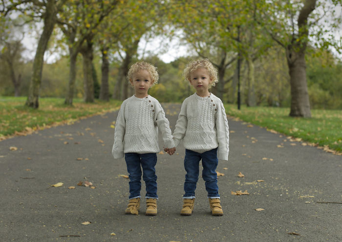 ¿Como dos gotas de agua? Estas fotos de gemelos nos muestran lo diferentes que pueden ser entre ellos