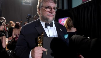 Los candidatos presidenciales felicitan a Guillermo del Toro por su victoria en los Premios Oscar