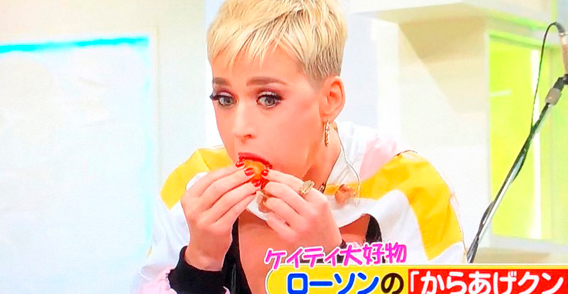 Katy Perry se come 7 nuggets en su boca en programa japonés porque sí, es rara
