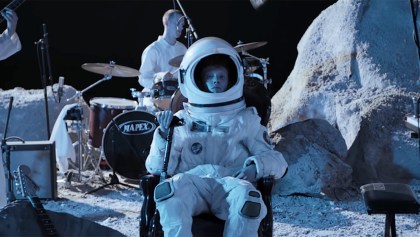 JO-YA… Mira el ‘King Krule Live on the Moon’, toda una experiencia espacial