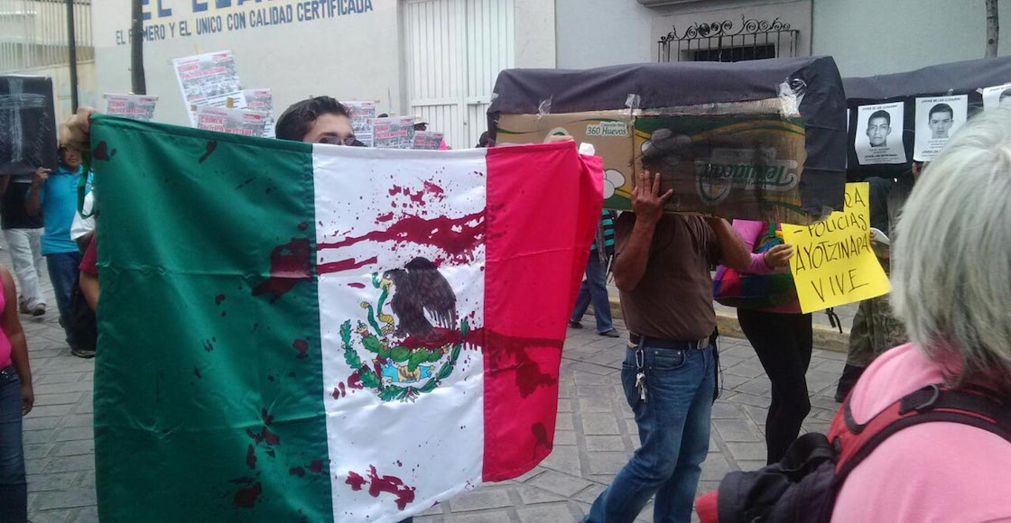 Mexico-violencia-marcha-bandera