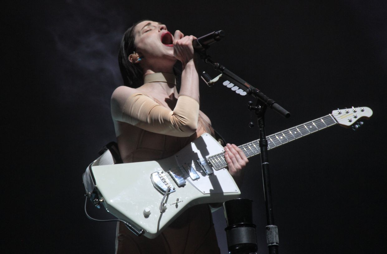 Fotos y setlist de la impresionante presentación de St. Vincent en Ceremonia 2018