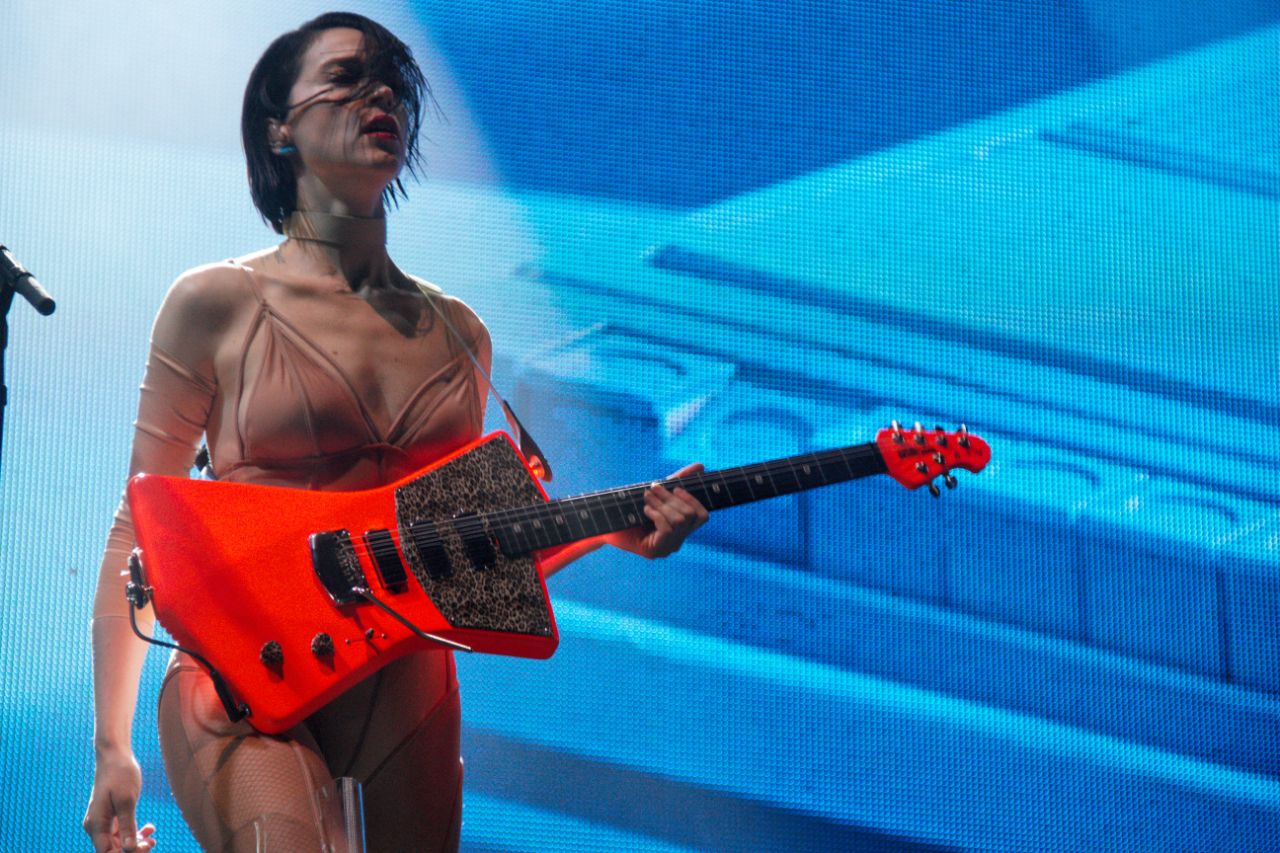 Fotos y setlist de la impresionante presentación de St. Vincent en Ceremonia 2018