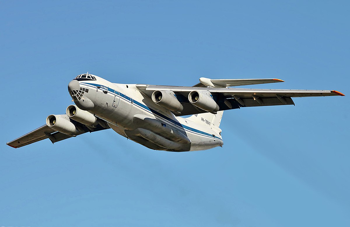 Avión militar Il-76