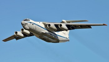 Avión militar Il-76