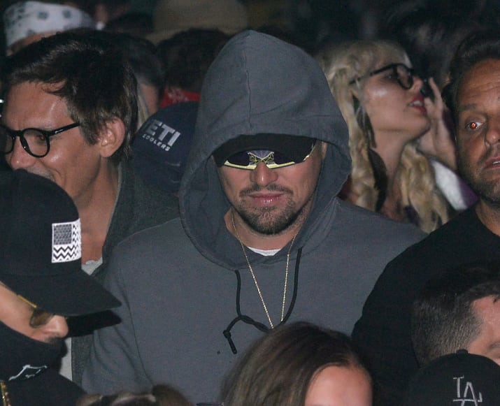 ¡Que alguien nos explique a Leonardo DiCaprio y sus lentes 3D en Coachella!