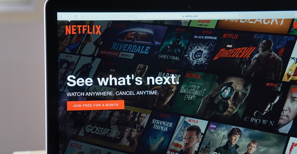 No es broma: Netflix quiere pagarte por ver su contenido original
