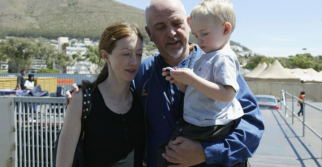Peter Gabriel asegura que salvó la vida de su esposa gracias a Google