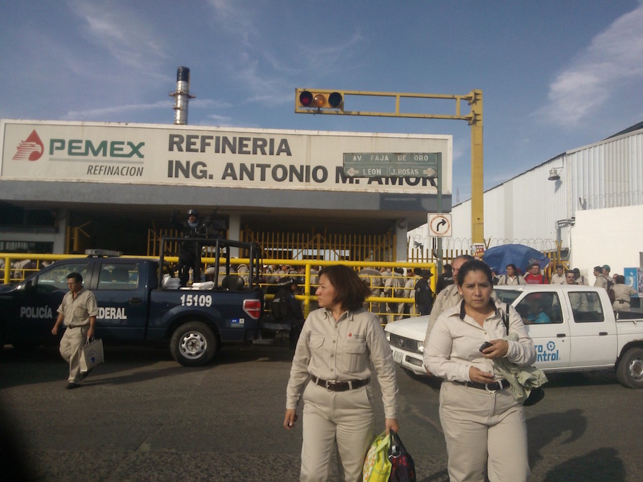 Detienen a 39 empleados de Pemex por robo de combustible en Guanajuato