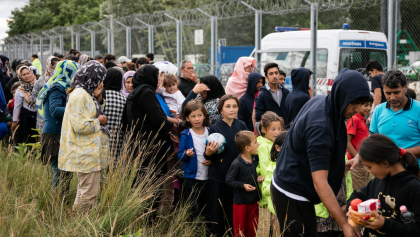 Hungría proyecto contra migrantes ilegales