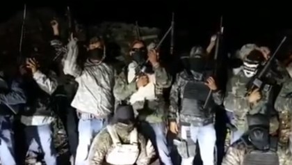 Grupo armado amenaza autoridades en Oaxaca