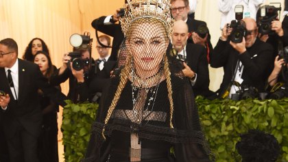 Madonna saca su lado “Like a Prayer” en la Met Gala y cover a Leonard Cohen