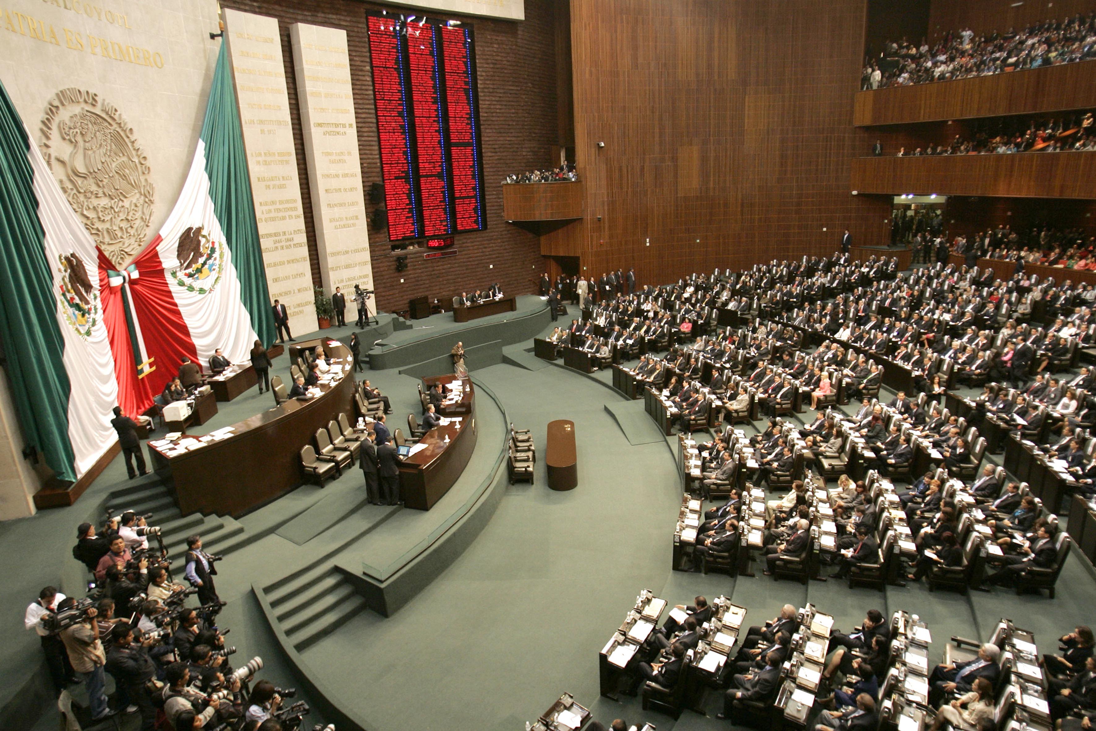 A propósito de los decretos sobre el agua ¿cómo nace una ley en México? 🤔