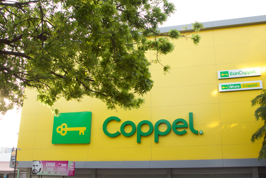 Fail-Coppel-Sopitas-tienda-viste-verde-amarillo-03