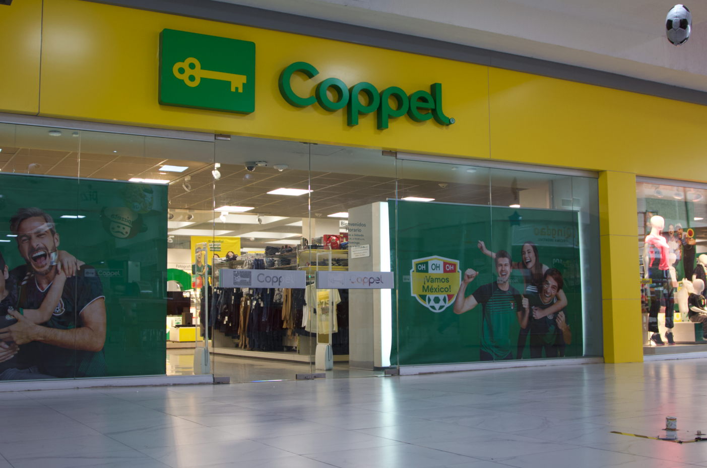 Fail-Coppel-Sopitas-tienda-viste-verde-amarillo-05