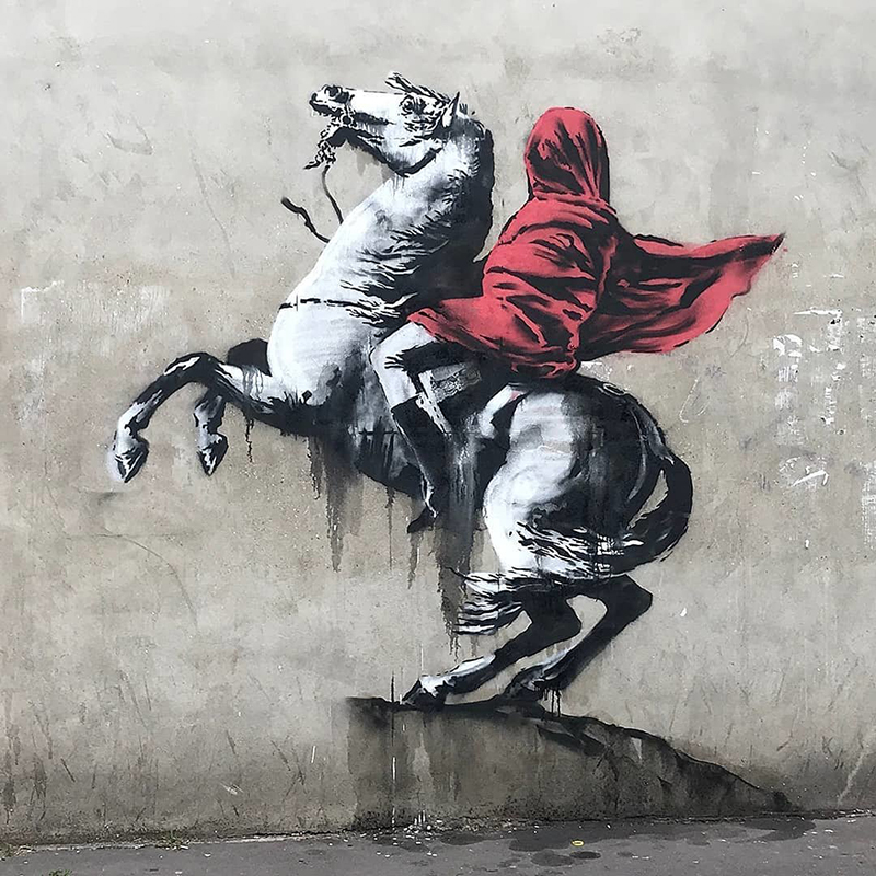Banksy ‘ataca’ París con una serie de obras callejeras sobre la migración