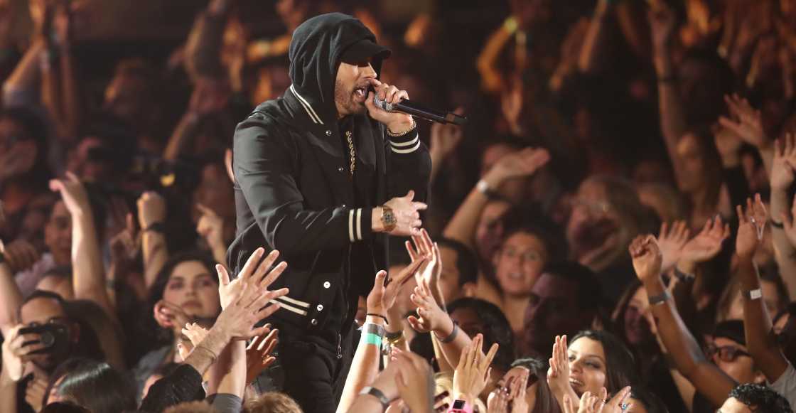 Tsssss, Eminem responde a las críticas por usar sonidos de balas en su show